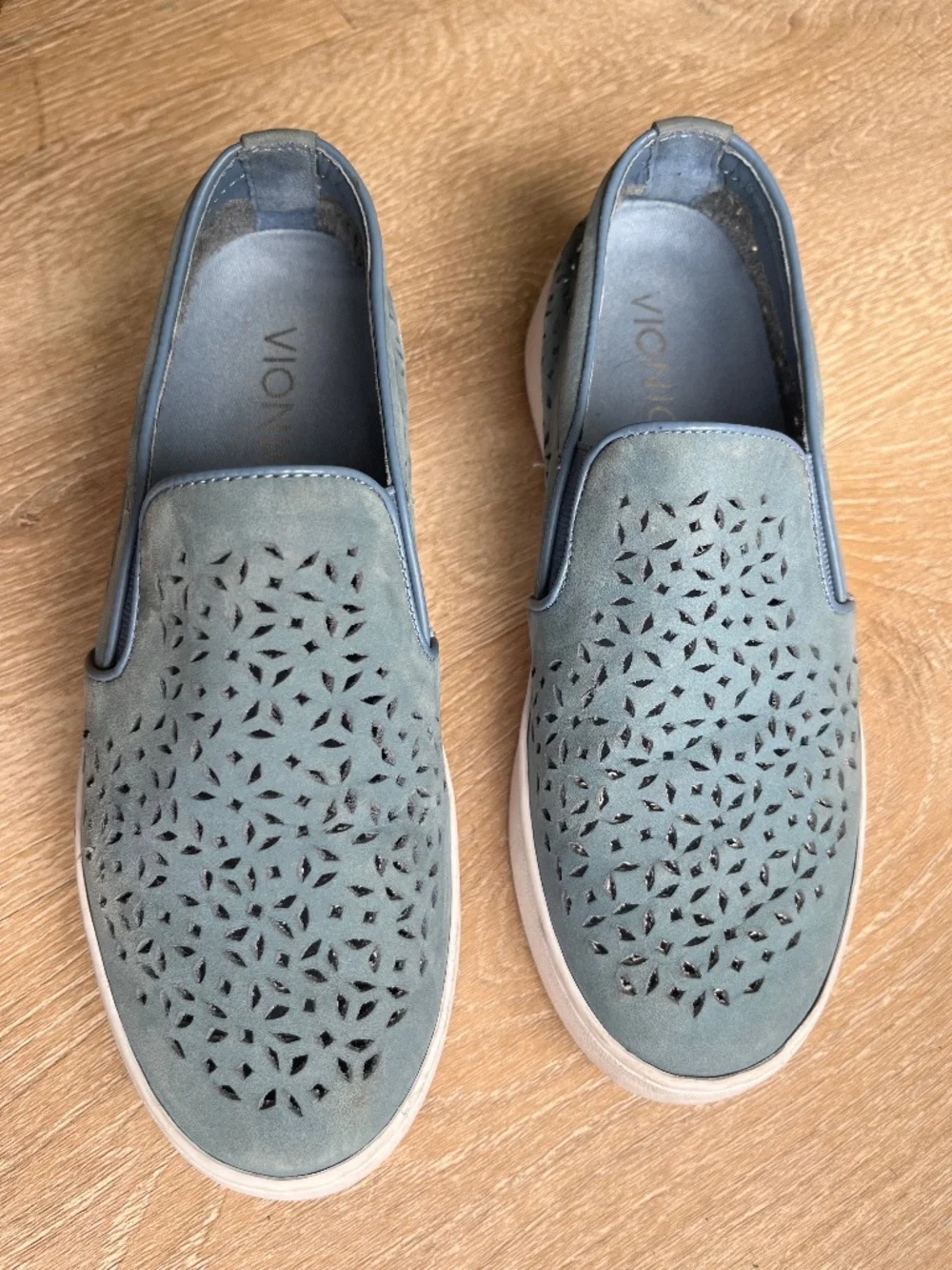 Vionic Splendid Midi Perf Slip on Blue suede 5